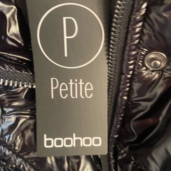 NWT Boohoo Cropped Shiny Puffer Bomber Coat Black - Size 4 Petite - Picture 11 of 13